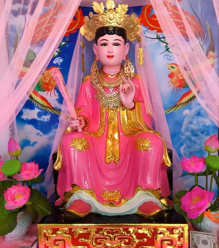 Co Chin - tuong tho.jpg (212 kB)